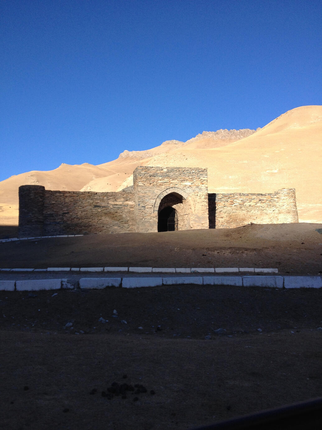 Route de la soie, Tash rabat